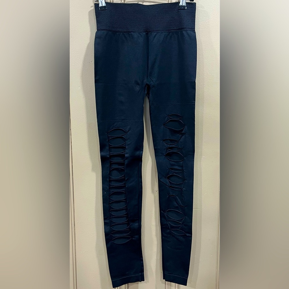 Cut out leggings